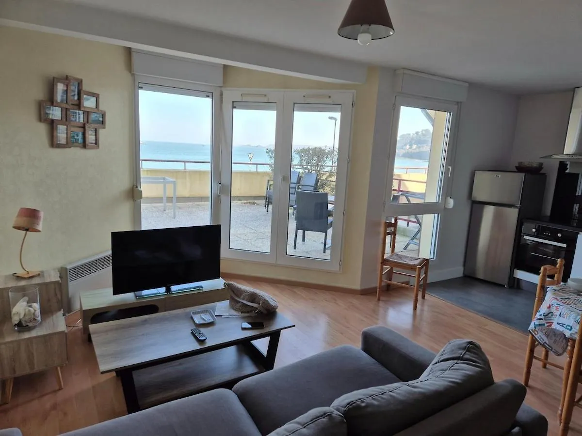 Plage Et Terrasse A Vos Pieds Perros-Guirec